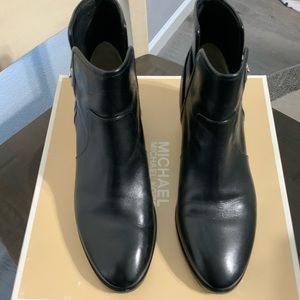 Michael Korda Salem Bootie size 7 1/2